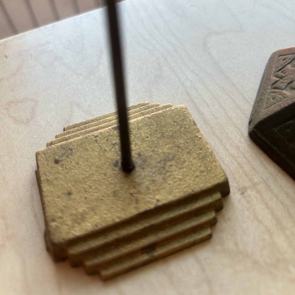 2 vintage paper nail holders. Popular in past at hotels & stores for receipts. - Picture 7 of 7